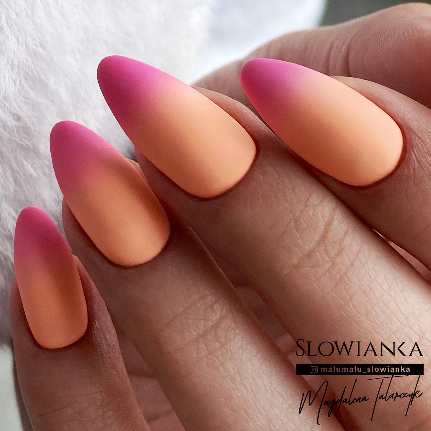 Matte ombré nails are way prettier and different than your typical other nails, don’t you agree? Give it a go with this color combo if you fancy intriguing options.