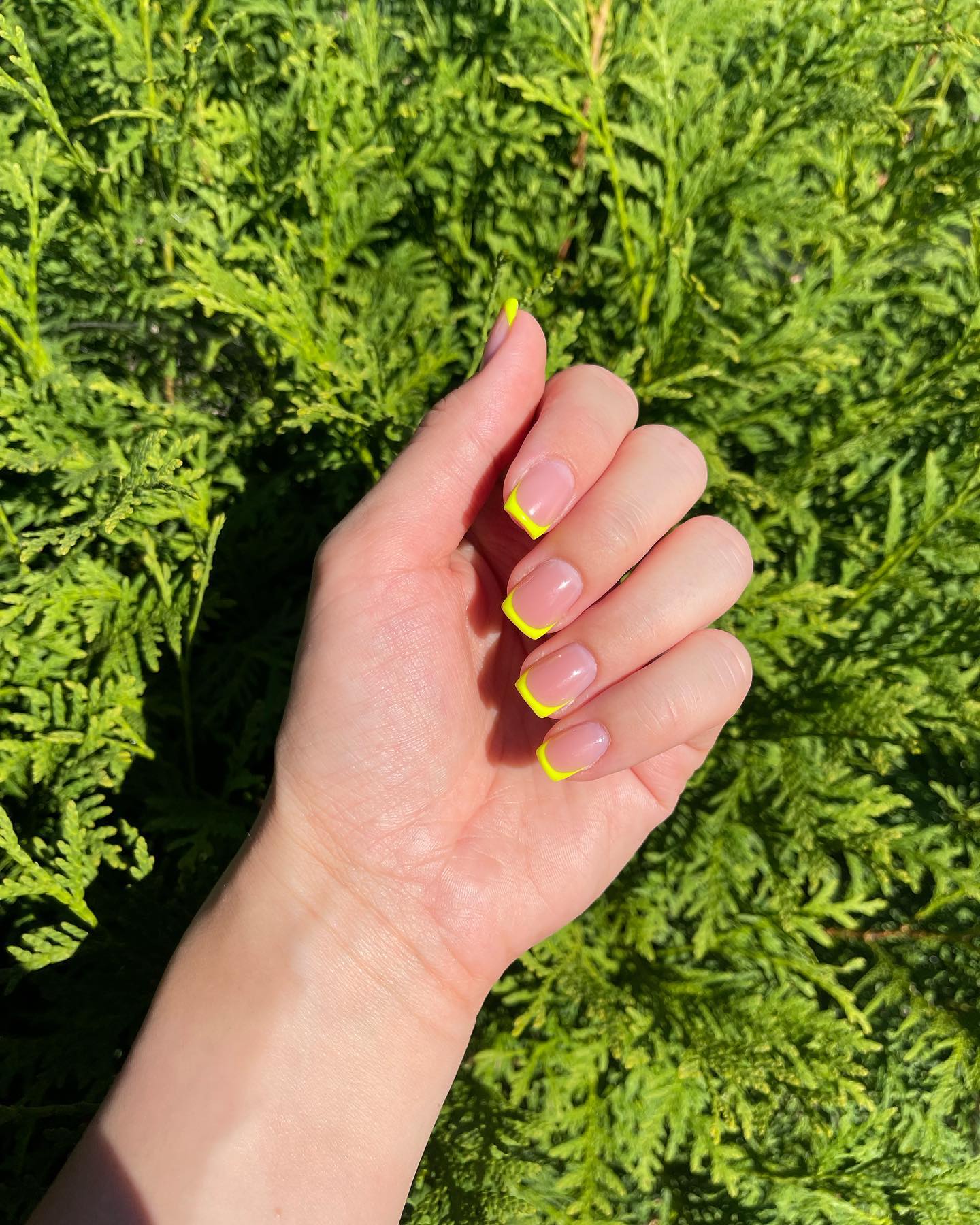 Square shape nails and yellow French tip will look fun and is perfect for the office, ideal for those who like to go out of their comfort zone from time to time.