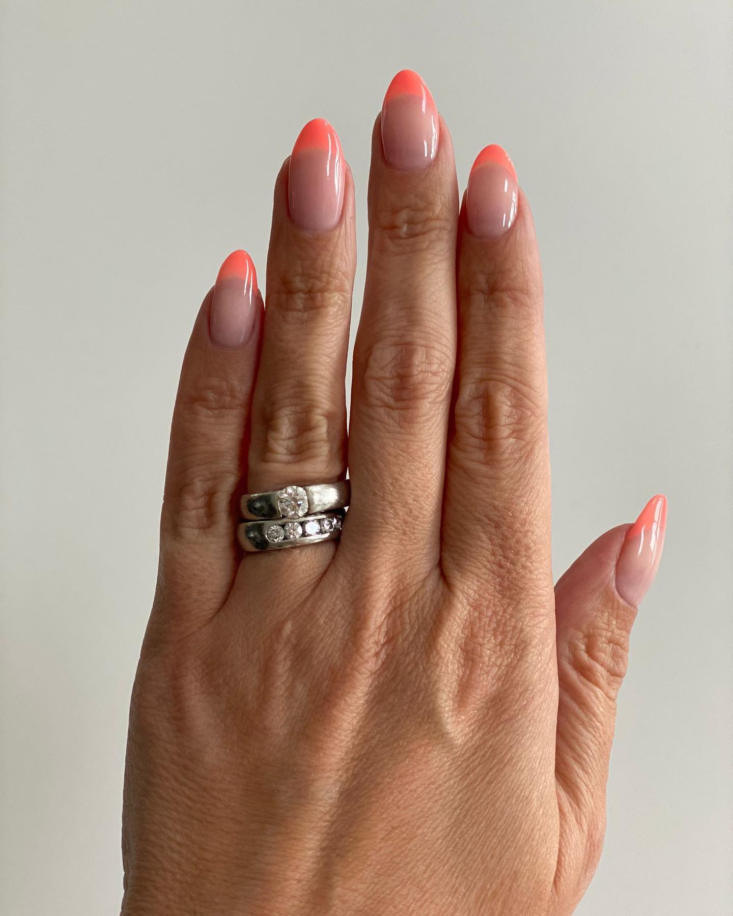 Oval nails such as these and this coral shade will look amazing for the spring and summer seasons.