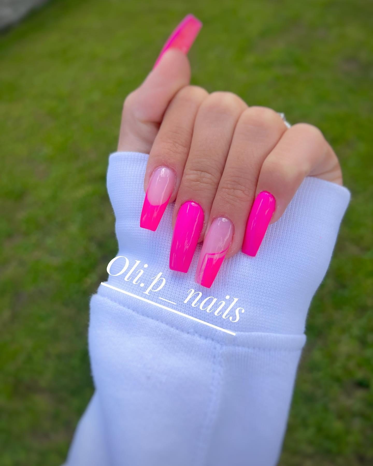 These Barbie pink long coffin nails will look great on party women and those who enjoy longer and bolder ideas.