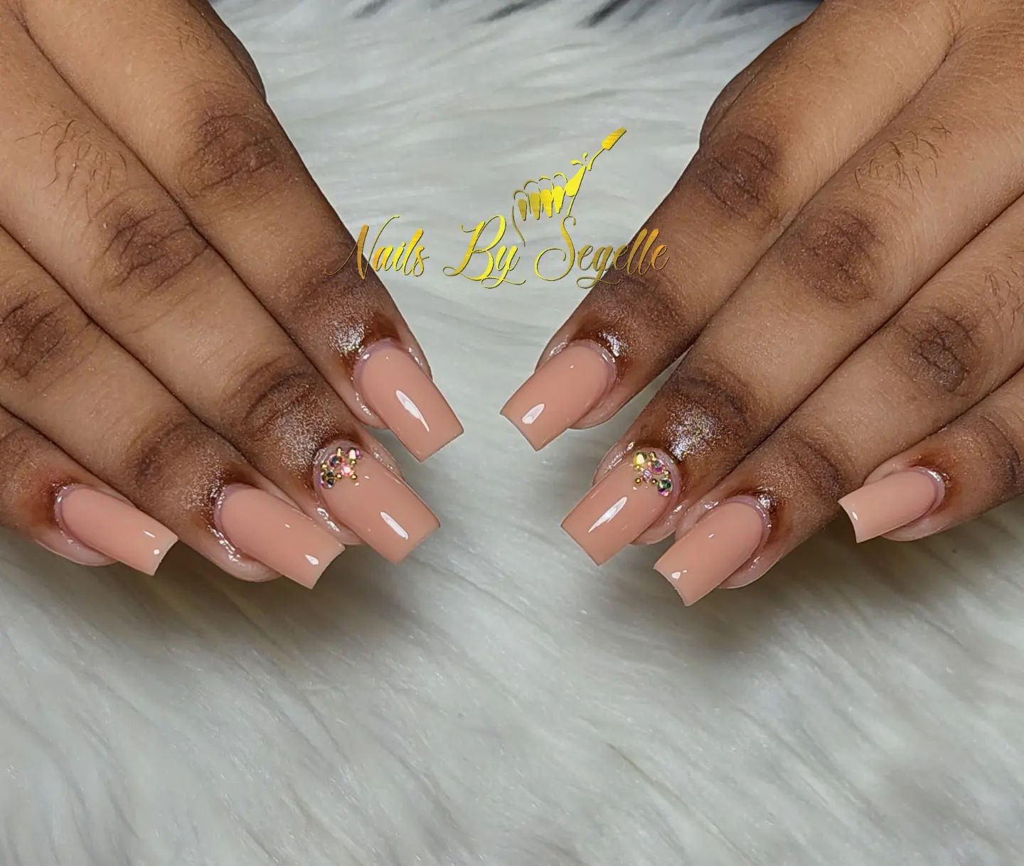 If you enjoy nude nails and elegance this coffin mani will suit you + it can look good with any skin tone.