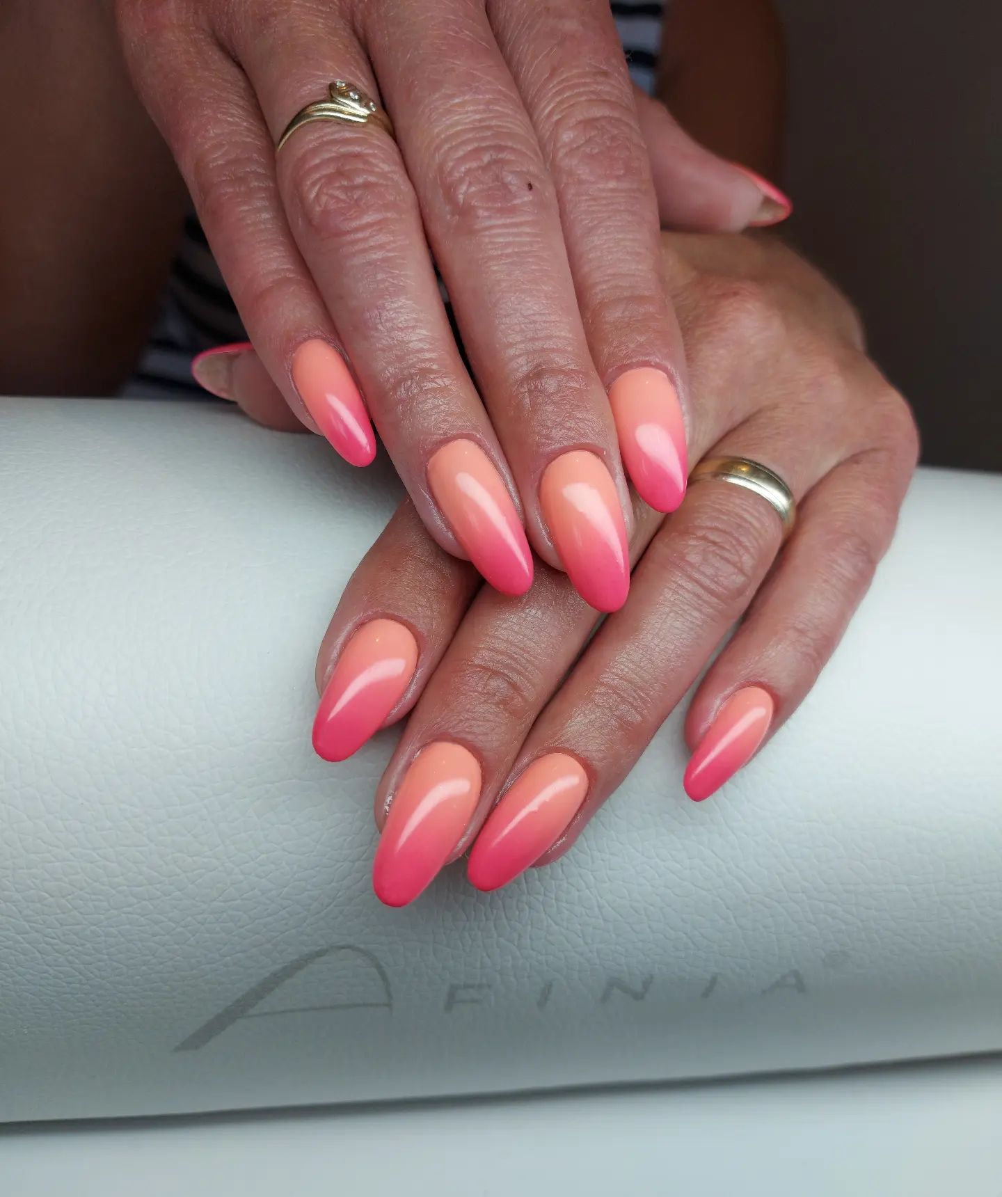An orange and pink color combo that you’re going to enjoy fully for the summertime! These nails will look so good on younger and teen women who enjoy bright and stylish nails.