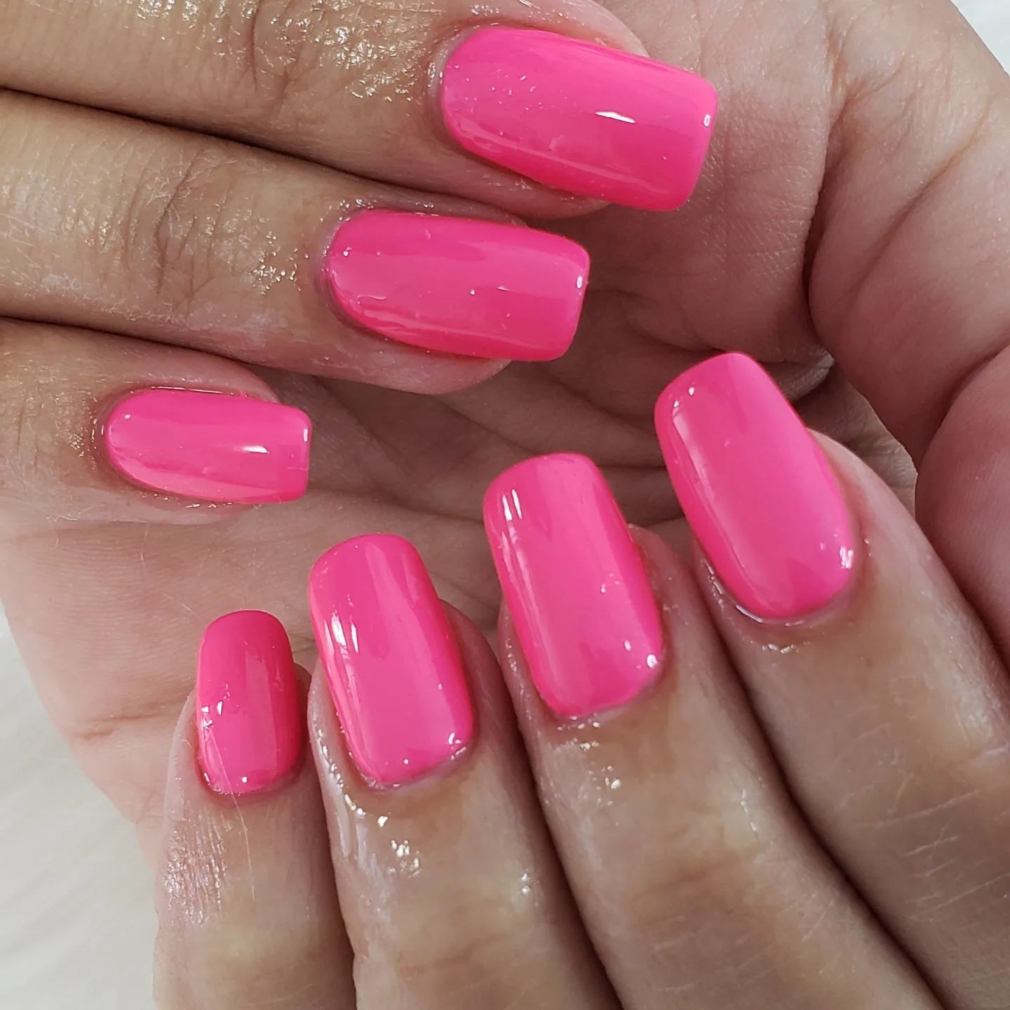 This pink coffin manicure will look amazing on women who want an elegant design for their office or formal moments.