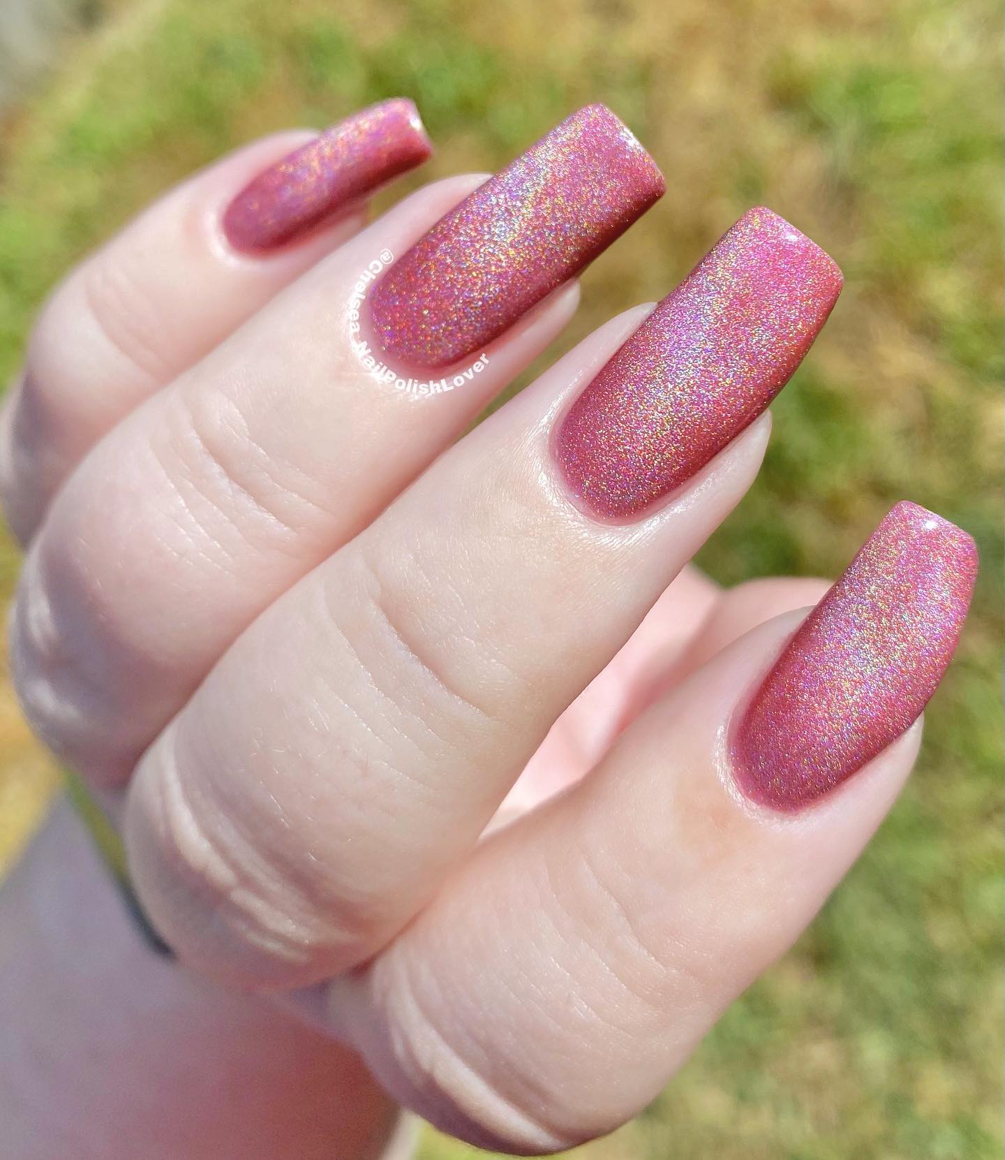 Shimmery nails are for women or girls who enjoy flirtily and party ideas. Does this sound like you?