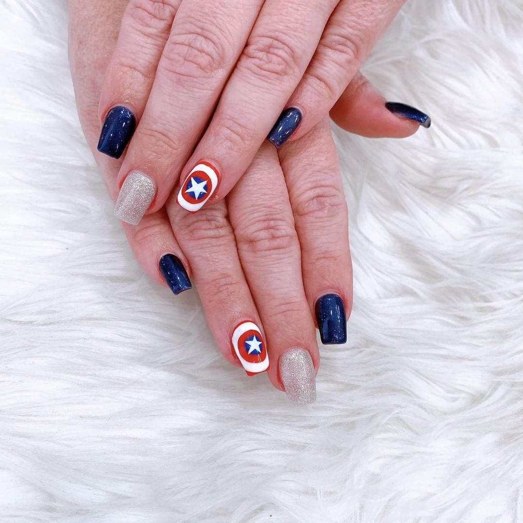 Marvel lovers, this is for you. Captain America inspired accent nails look nice to apply. Give it a shot.
