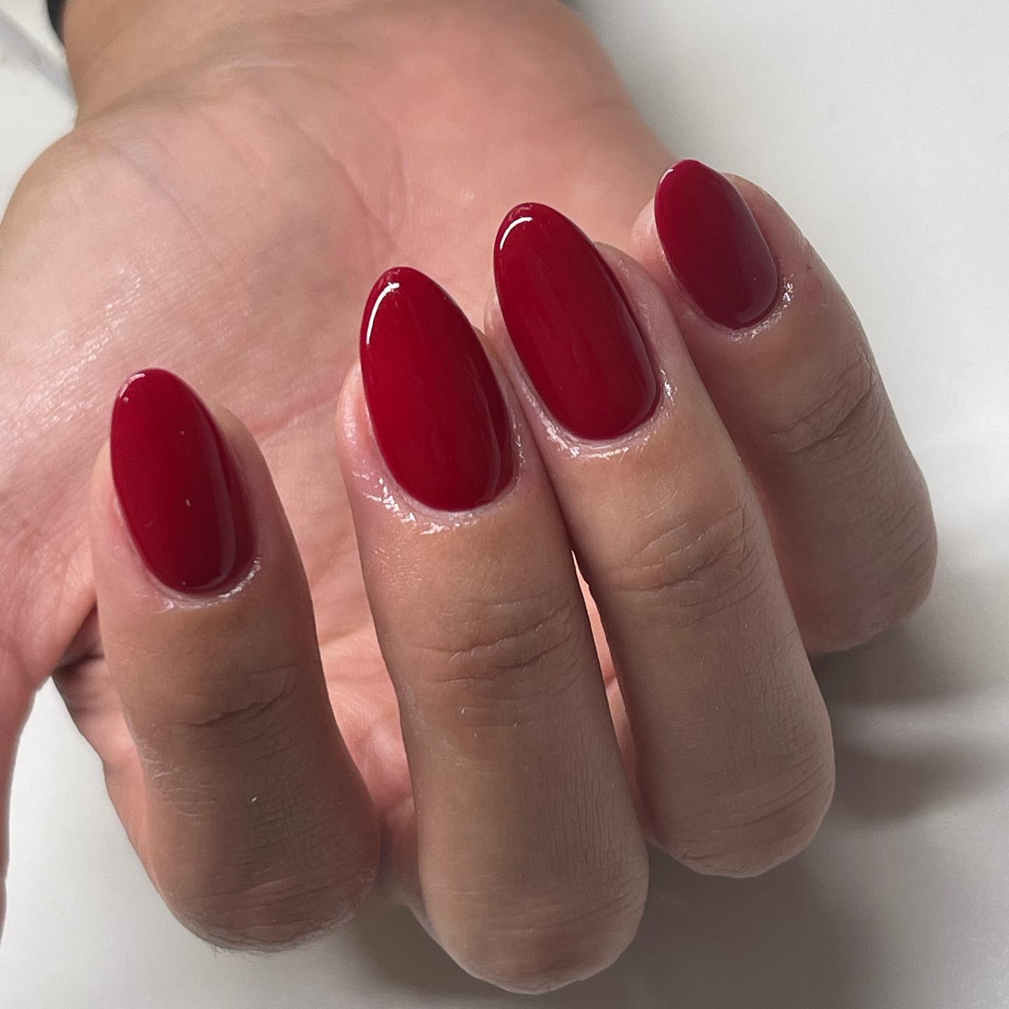It is sure that there are just a few colors that can look cool on everyone's nails. Here is one of them: Burgundy. If you prefer dark tones of red, you should definitely try this.