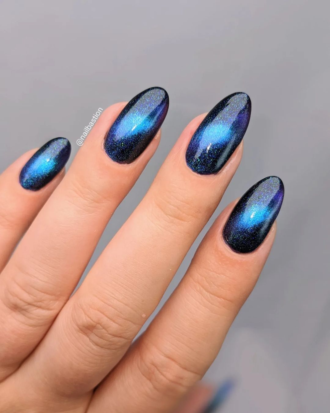 This magnetic blue nail polish seems like it gives the space vibes. Dark and light blue are combined together to make you stand out from the crowd!