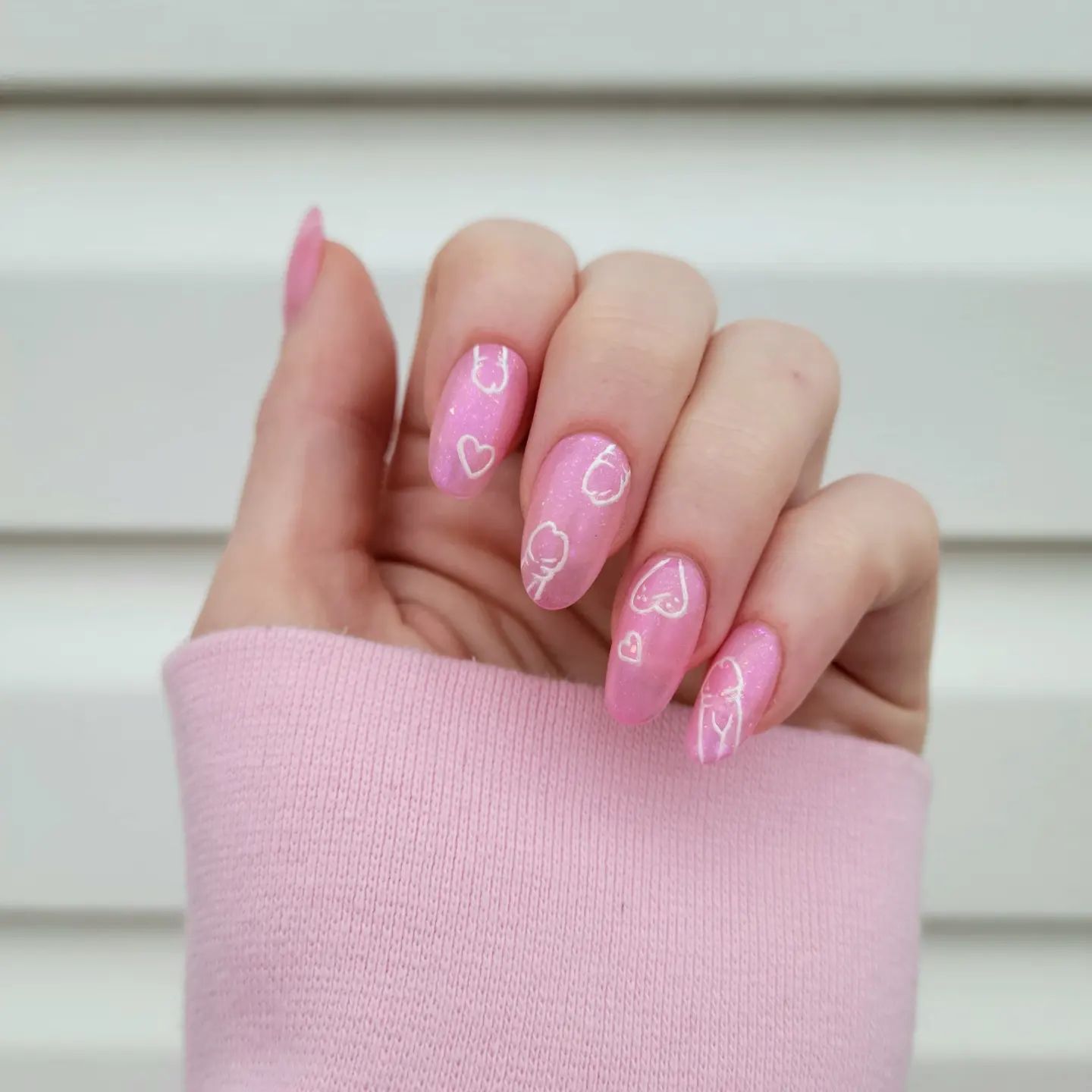 If you don't want everyone to notice your penis-themed nails easily, you can use white liner to make it.