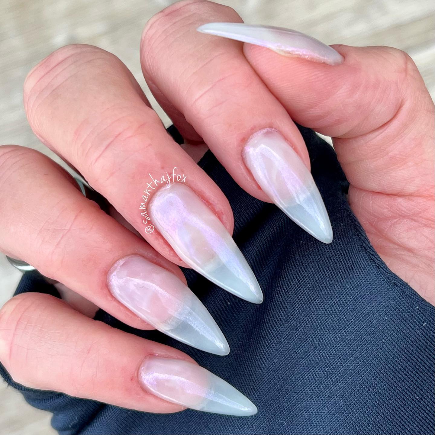 This transparent nail design is for those who like to look simple but chic at the same time. It won't take too much time to get these nails.