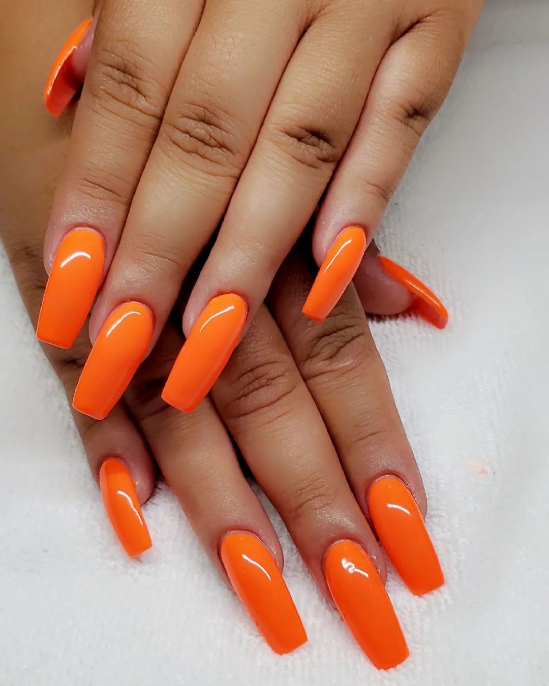 How about applying a light orange nail polish? For those who like to stand out from the crowd should definitely go for it.
