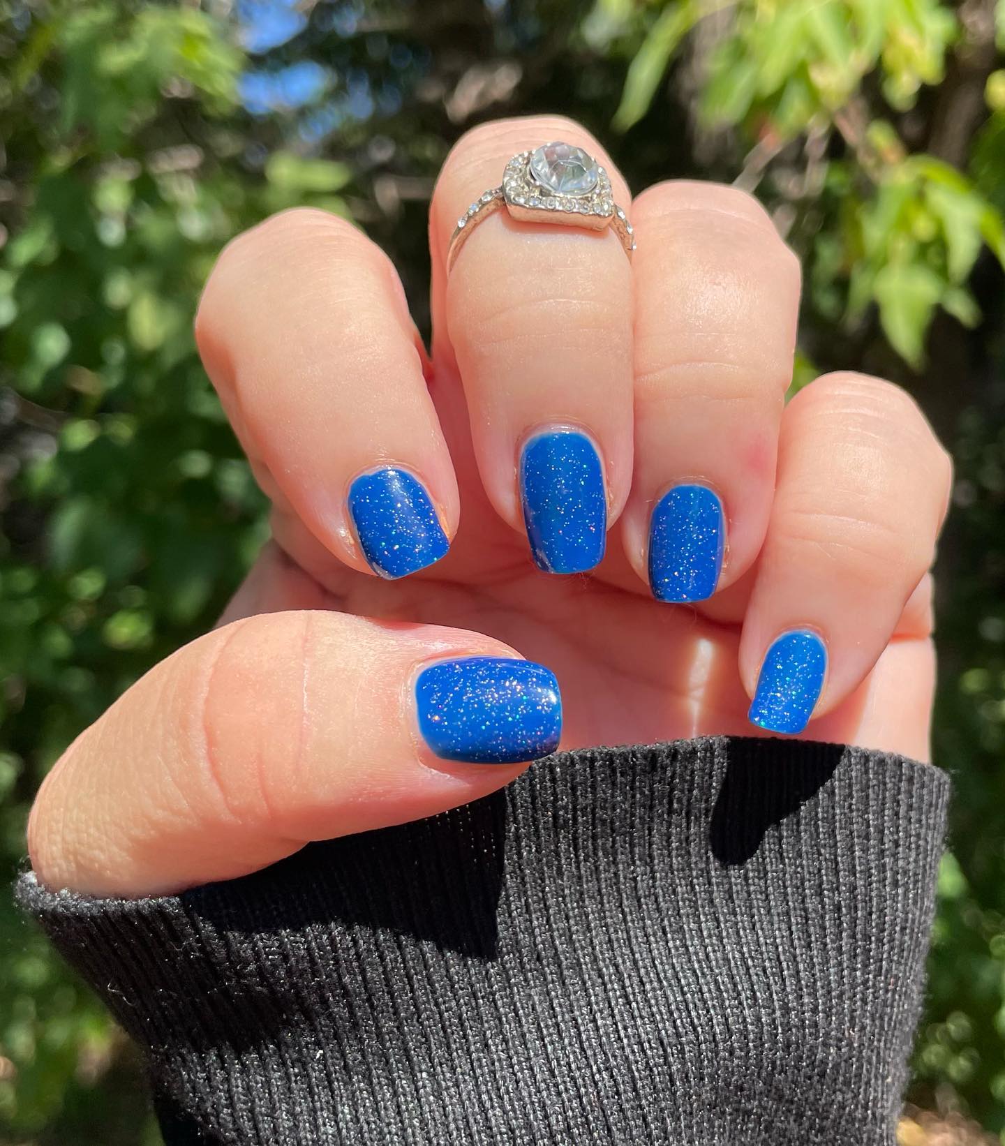 Dark blue is enough to show off your nails to everybody. Are you ready to shine with some glitters on it?