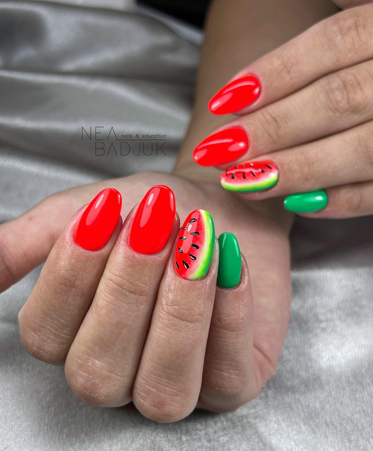 For summer, one of the best nail designs to apply on your oval mani is definitely watermelon nail art. It is a great way to show off your love of watermelon. Draw a watermelon for your accent nail and apply red and green nail polishes to other ones.