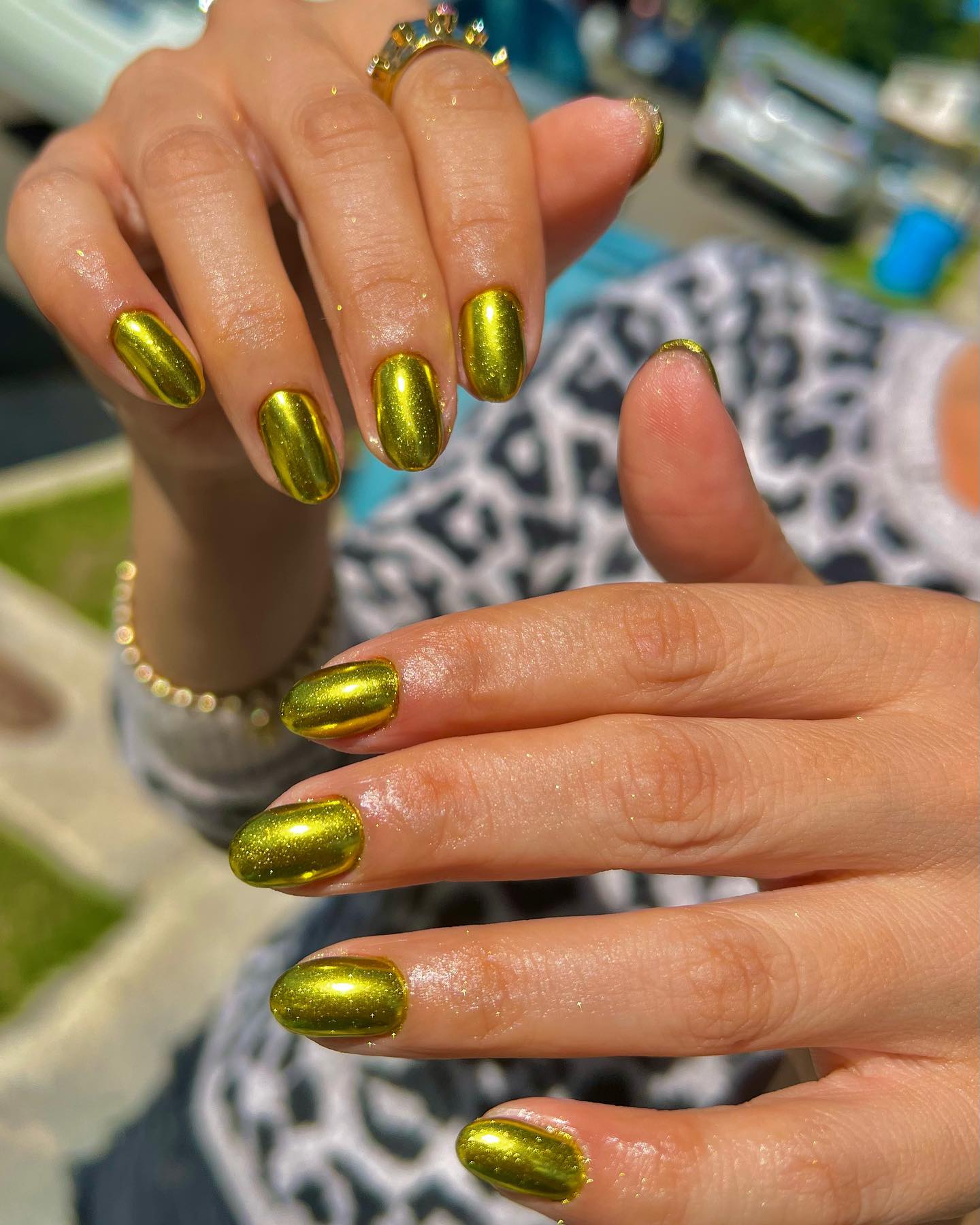 If you're looking for something that's subtle, but still noticeable, then green metallic nails are the way to go. They're also very durable, so you can rock them for weeks without worrying about chipping or cracking.
