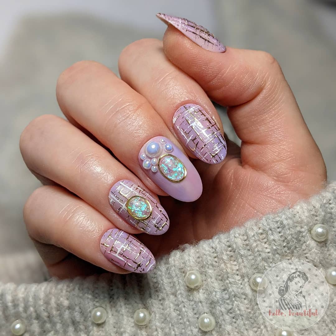 30+ Pearl Nail Art Ideas: A Touch of Luxury at Your Fingertips