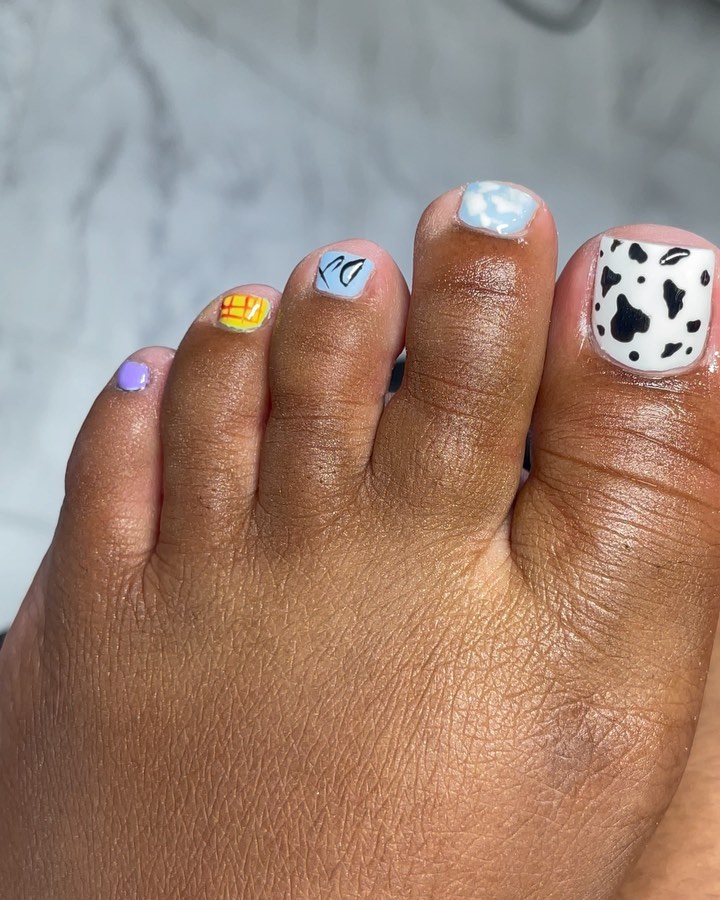 GetUSCart- Sunjasmine Square Press on Toenails, Glossy Fake Toe Nails with  Designs, Short Acrylic False Toes Nails Cute Artificial Full Cover Toenail  for Women (Toenails A1)