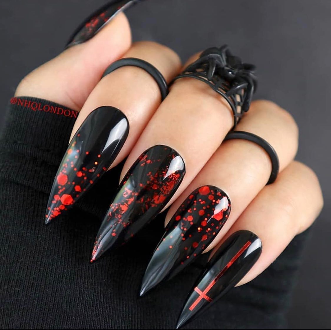 30 Hauntingly Beautiful Goth Nail Designs | Goth nails, Dark nail designs,  Witchy nails